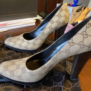 Gucci Heels Size 10B